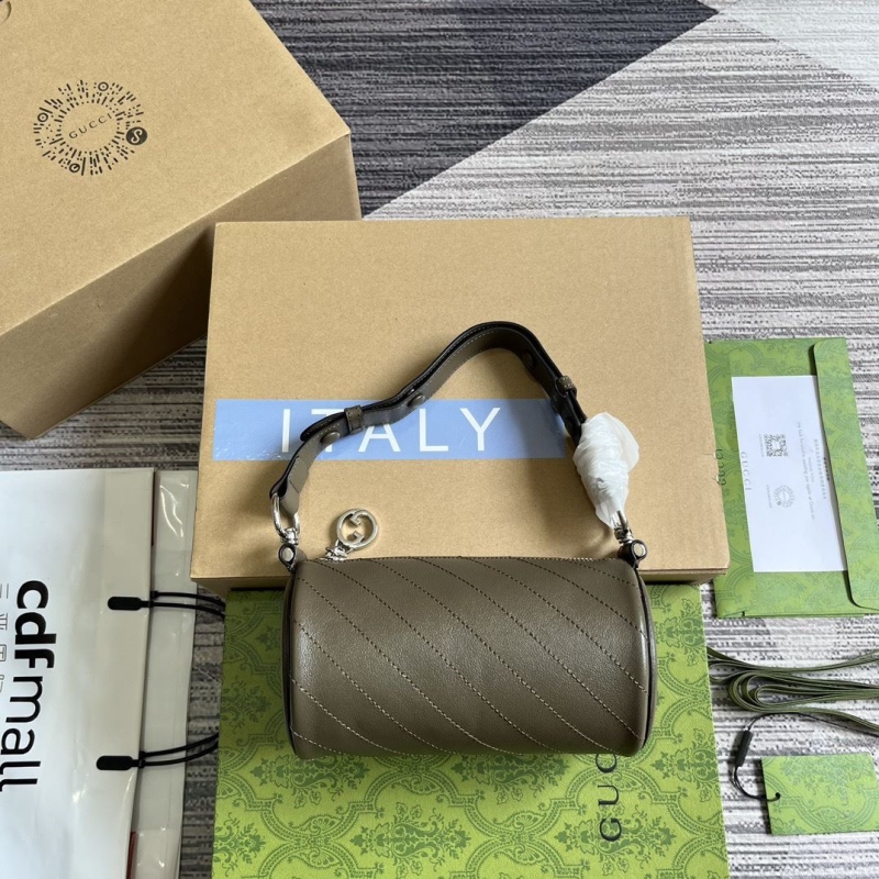 G*u*i round bags